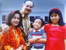Fazley, 40, and azrene, 39. Dari Sebalik Tabir Biodata Datin Paduka Seri Hajjah Rosmah Binti Mansor