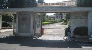 I specialisti di chirurgia ortopedica e medicina dello sport del network upmc, a capo del dipartimento di chirurgia ortopedica di pittsburgh, diventato membro onorario della federazione europea delle associazioni nazionali di ortopedia e traumatologia (efort). Roma L Ospedale Salvator Mundi International Pronto Ad Accogliere I Pazienti Del Regno Unito