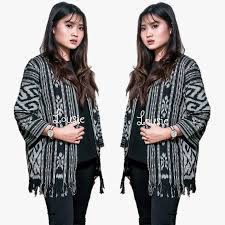 Dengan pengolahan yang pas, tenun tersebut pun bisa disulap jadi busana indah saya sangat menyukainya, jadi menunjukkan kesan bahwa wanita tak hanya lembut tetapi juga kuat, ujar agnes budhisurya kepada okezone usai. Jual Blazer Rompi Wanita Tenun Ikat Cantik Terbaru Lazada Co Id