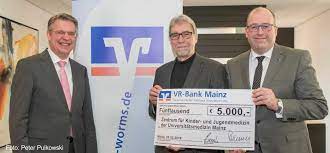 Zur navigation springen (enter drücken). Spendentreue Die Viel Bewegt Mainzer Vr Bank Spendet 5 000 Euro An Kinder Gesundheit Mainz Kinder Gesundheit Mainz