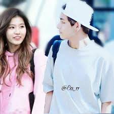 【圈地自萌】taehyung & sana glancing at each other. 31 Taesana Ideas Kim Taehyung Taehyung Kpop Couples