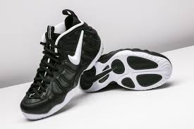 Black And White Foams Nike Air Foamposite Pro Dr Doom 624041 006 Air Foamposite Pro Nike Foams Shoes Nike