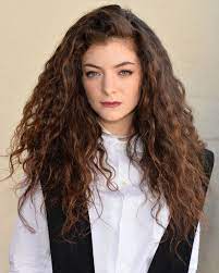 Gone are the days when straight hair with absolutely no texture reigned supreme. 26 Easy Curly Hairstyles Long Medium And Short Curly Hair Ideas