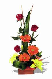 Flower Arrangement Bng Hotel Management Kolkata It's not necessary that only exotic flowers are used to make beautiful flower arrangements.