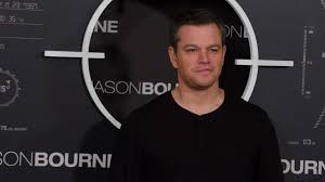 He made his screen debut with a minor role in the 1988 film mystic pizza. Matt Damon Dreharbeiten In Berlin Rasend Schnell Beendet B Z Berlin