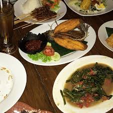 Find out more about reddoorz near kampung daun in bandung, indonesia. Bandung Food Guide 10 Must Eat Restaurants Street Food Stalls In Bandung
