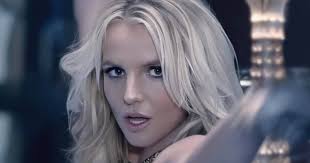 Exposição de vídeos reflete sobre representações do corpo feminino