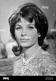 SHERLOCK HOLMES UND DAS HALSBAND DES TODES BRD 1962 Terence Fisher SENTA  BERGER als Ellen Blackburn Stock Photo