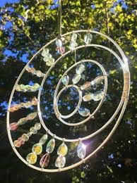 Sonnenfanger Basteln 60 Pfiffige Bastelideen Die Ihnen Mehr Licht Und Lebensfreude Bescheren Diy Suncatcher