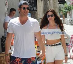 Türkiye modasına yön veren başak, iş hayatını, sektörde yarattığı. Kivanc Tatlitug And Basak Dizer Dating Gossip News Photos