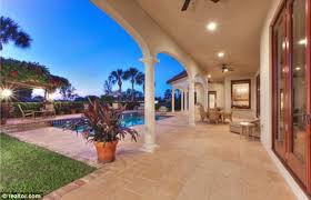 He grew up in seattle, washington, with an amazing and supportive family who encouraged his interest in computers at an early age. Bill Gates Buys 8 7 Million Florida Mansion To Help Teenage Daughter Jennifer Compete On Showjumping Circuit Daily Mail Online