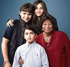 Beat me…hate me…you can never break me. — michael jackson i'm going to speak from the heart, because that's all i know how to do. Riffstory On Twitter Prince Michael Jackson Michael Jackson Smile Jackson Family