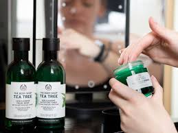 That helped smoothen and moisturize my face which used to be too tight before so that was not much of a huge problem. The Body Shop S Tea Tree Collection For Acne Prone Skin A Little Peculiar
