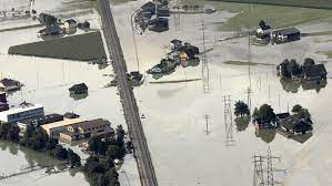 Gefahrenkarten zeigen, wo in der schweiz siedlungen und verkehrswege durch hochwassergefahren, rutschungen, sturzprozesse und lawinen bedroht sind. 2005 Jahrhundert Hochwasser In Der Schweiz Nzz