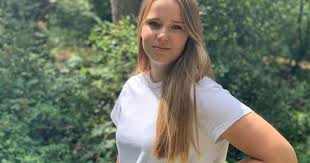 Showbizz' nooit meer op dat gevreesde niveau gekomen, al heeft 'ie daar door zijn werk als musicalbaas waarschijnlijk toch geen tijd voor. Gaat Amersfoortse Birgit 15 Nikkie Plessen Achterna Ik Droom Van Een Eigen Kledingmerk Jong Ad Nl