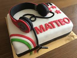 Headphones Birthday Cake Gateau Anniversaire Adolescent Casque Gateau Anniversaire Image Gateau Anniversaire Recette Gateau