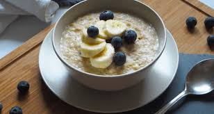 Vegane Porridge Mit Banane Und Heidelbeeren Rezepte Porridge Lebensmittel Essen