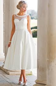 Clothes for apple shaped plus size ladies should be fabulous and form flattering. Wedding Dresses For Apple Shape Dorris Wedding