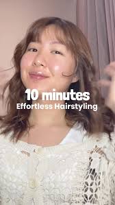 Dengan Gaya Rambut Sleek Straight kamu akan tampil elegan, simpel dan  memukau dimanapun dan kapanpun!" Selain untuk meluruskan rambut Remington  Illusion Straightener S7801-ID juga dapat membuat gaya rambut Sleek Classic  Curl. Gaya