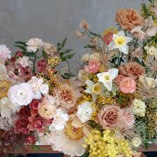 Yellow Peach Spring Flower Designs Modern Wedding Flowers Wedding Flowers Garden Wedding Flowers