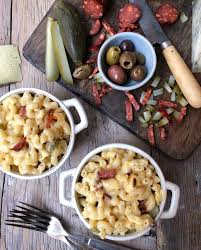 Charcuterie Board Mac And Cheese The Lemon Apron Stovetopmacaroniandcheese Macaroniandcheese Charcuterie Charcuter Easy Pasta Recipes Mac And Cheese Food
