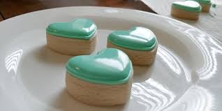 I just used this recipe on my easter cookies. Needing Suggestions On How To Get Royal Icing To Dry Shiny These Are Cookies I Flooded Earlier I Am In Love With The Shine While Wet But Once They Start To Dry
