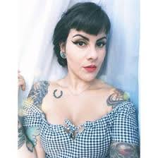 Mari Schultz's Instagram, Twitter & Facebook