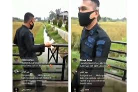 Heboh video tante vs keponakan polisi berhasil menangkap pelakunya. Video Diduga Oknum Anggota Polisi Yang Lempar Anak Kucing Ke Parit Direspon Danilla Tujuannya Apa Semua Halaman Hai
