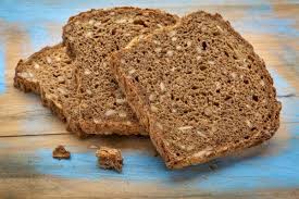 Pourquoi Faut Il Manger Des Aliments A Base De Farine Complete Aliments Riches En Glucides Alimentation Et Liste Des Aliments