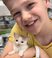 Their newest obsession. 😻😻