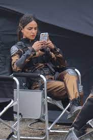 Eiza gonzalez ( lola erase una vez ). Eiza Gonzalez King Kong Vs Godzilla Set In Honolulu 11 15 2018 Celebmafia
