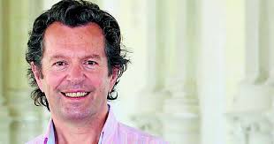 Finbar's tribute gig to Pavarotti