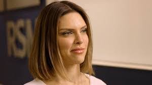 Kelly Dement's Instagram, Twitter & Facebook