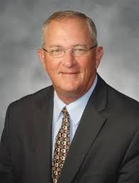 𝗞𝗜𝗡𝗚𝗙𝗜𝗦𝗛𝗘𝗥 𝗦𝗨𝗣𝗘𝗥𝗜𝗡𝗧𝗘𝗡𝗗𝗘𝗡𝗧 𝗗𝗔𝗩𝗜𝗗 𝗚𝗟𝗢𝗩𝗘𝗥  𝗣𝗔𝗦𝗦𝗘𝗦 𝗔𝗪𝗔𝗬 Kingfisher Public School Superintendent David Glover  has passed away. He was 65. Glover has been dealing with several health  complications and had been ...