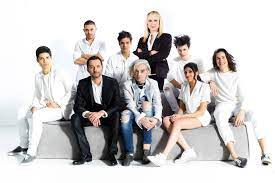La puntata sarà suddivisa in due manche diverse. Amici 2017 Serale Coach Giudici E Ospiti