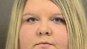 Testimony from murder defendant's girlfriend conflicts with her earlier  statements to police