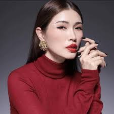 Shawn Lor's Instagram, Twitter & Facebook