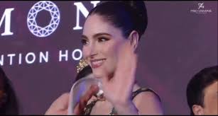 I am so proud to had the opportunity to work with the amazing artist  @joaquinrestrepo , with whom , we worked remotely and created this issue to  tell the story of uncertain