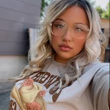 Jessica Renee Underwood updated her profile picture.