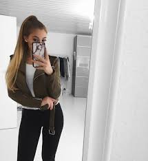 9 523 Likes 62 Comments Madeline Mercedes Madelinemercedes On Instagram Blondie This Jacket Pinterest Fashion Fashion Outfits Fashion Today