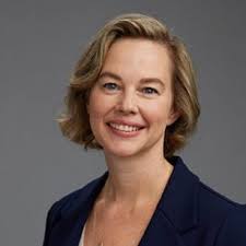 Danielle Rhoades Ha (@daniellerha)