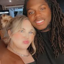 Incredible mother☑️ Boss wife ☑️ Life-long friendship builder☑️ Brave,  compassionate, encourager☑️ Birthday girl☑️ Happy birthday @lindi.jacks!!  You make me and our little family so much better. We love you!