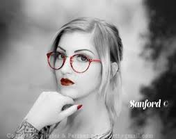 Laura Chiara Steiermark: Laura Chiara Testimonial für internationale  Brillenmarke