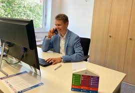 Ausbildungsorte in deutschland, österreich, schweiz. Die Zukunft Ist Digital Tims Ausbildung Als Kaufmann E Commerce Next