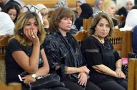 قوات الاحتلال تعتقل شابا من بلدة عزون شرق قلقيلية. Ø¨Ø§Ù„ØµÙˆØ± ÙÙŠ Ø¹Ø²Ø§Ø¡ Ø²ÙˆØ¬Ø© Ø¹Ø²Øª Ø§Ù„Ø¹Ù„Ø§ÙŠÙ„ÙŠ Ø§Ù„Ù†Ø¬ÙˆÙ… ÙŠØ¨ÙƒÙˆÙ† Ø¨Ø­Ø±Ù‚Ø©