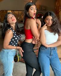 Pooja hegde is a very famous actress and former modal. Pooja Hegde Shares Adorable Picture With Her Sister Squad The Indian Wire