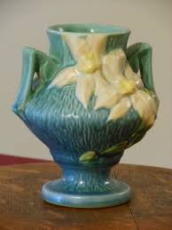 For many roseville collectors, the green and brown examples are slightly more preferable than the blue. Vintage Roseville Clematis Vase 188 6