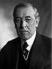 Nach dem ersten weltkrieg sollte der versailler vertrag den ewigen so erklärten auch china und schließlich sogar brasilien dem deutschen reich den krieg, obwohl das. Friedensvertrag Von Versailles Wikipedia