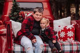 Melissa, Bryden, & Viv A family very close to my heart!🎄