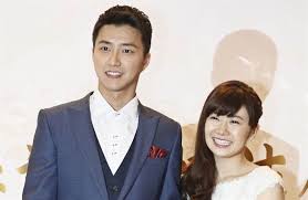 卓球×sns 福原愛さん「あまりに濃かった4年間」 夫・江宏傑と結婚4周年祝う 2020.09.02 文： ラリーズ編集部 元卓球日本代表でロンドン、リオ五輪と二大会連続でメダルを獲得した福原愛さんが自身のインスタグラムを更新し、結婚4周年の「花婚式」を迎えた. 9qkgrq7ducgj M